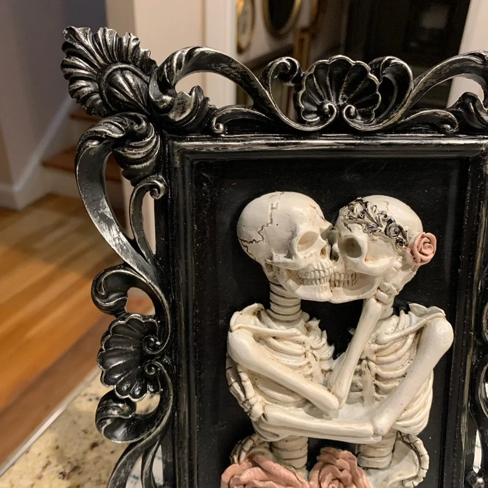 Halloween Gothic Embracing Skeleton Couple Portrait Frame